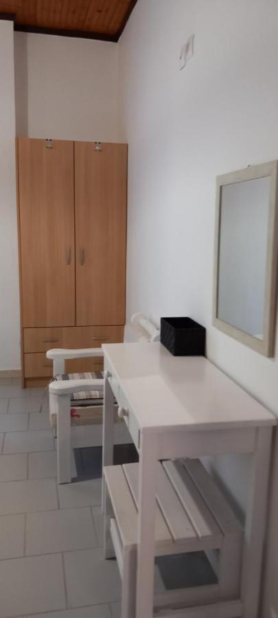Nikis Apartments Agios Gordios  Eksteriør billede