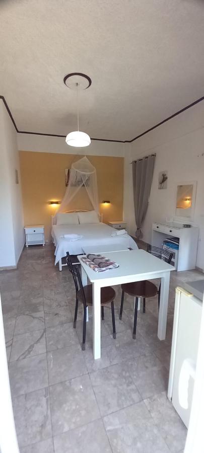 Nikis Apartments Agios Gordios  Eksteriør billede