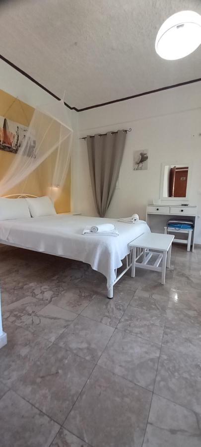 Nikis Apartments Agios Gordios  Eksteriør billede