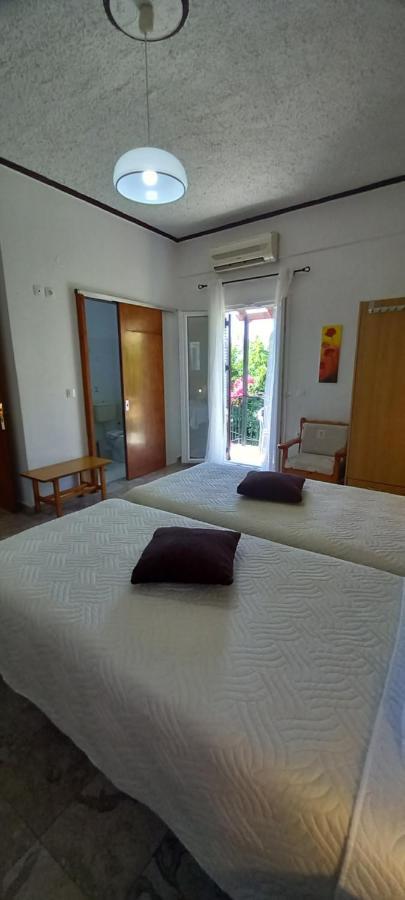 Nikis Apartments Agios Gordios  Eksteriør billede