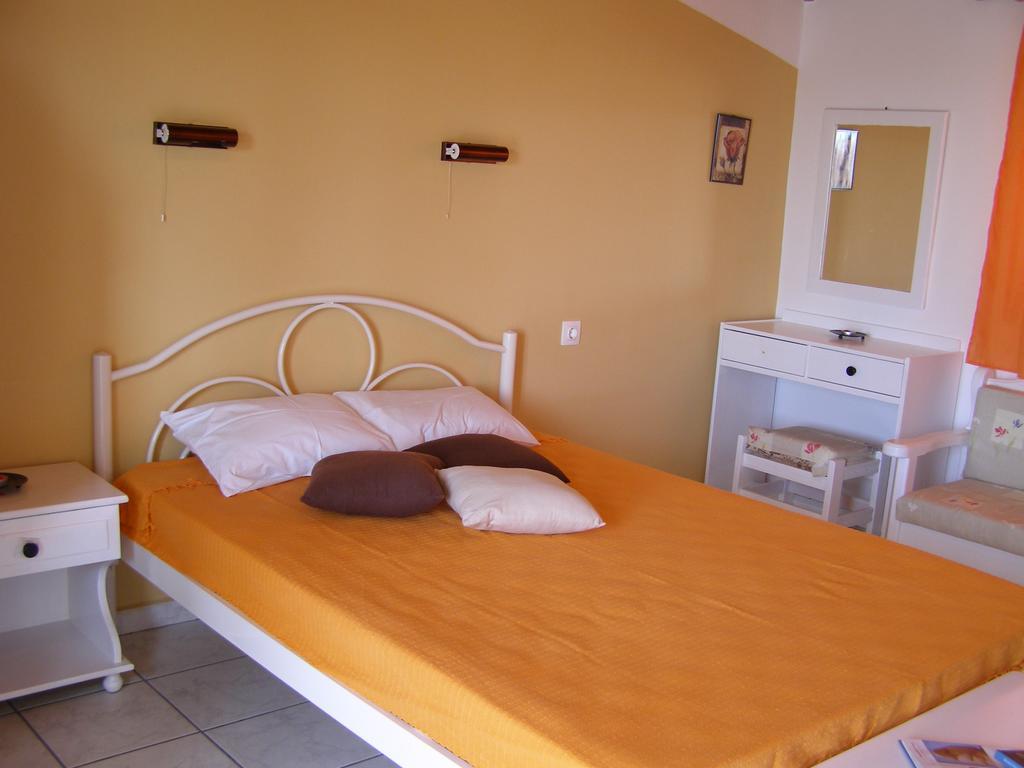 Nikis Apartments Agios Gordios  Værelse billede