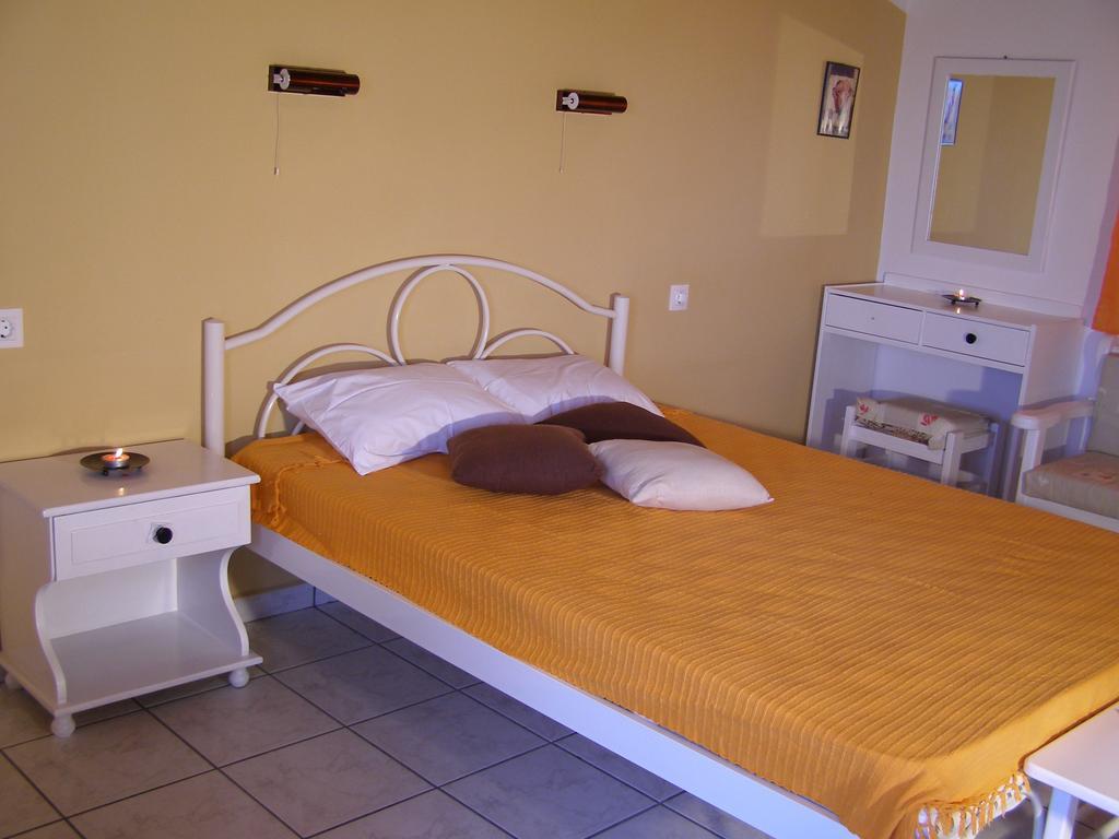 Nikis Apartments Agios Gordios  Eksteriør billede