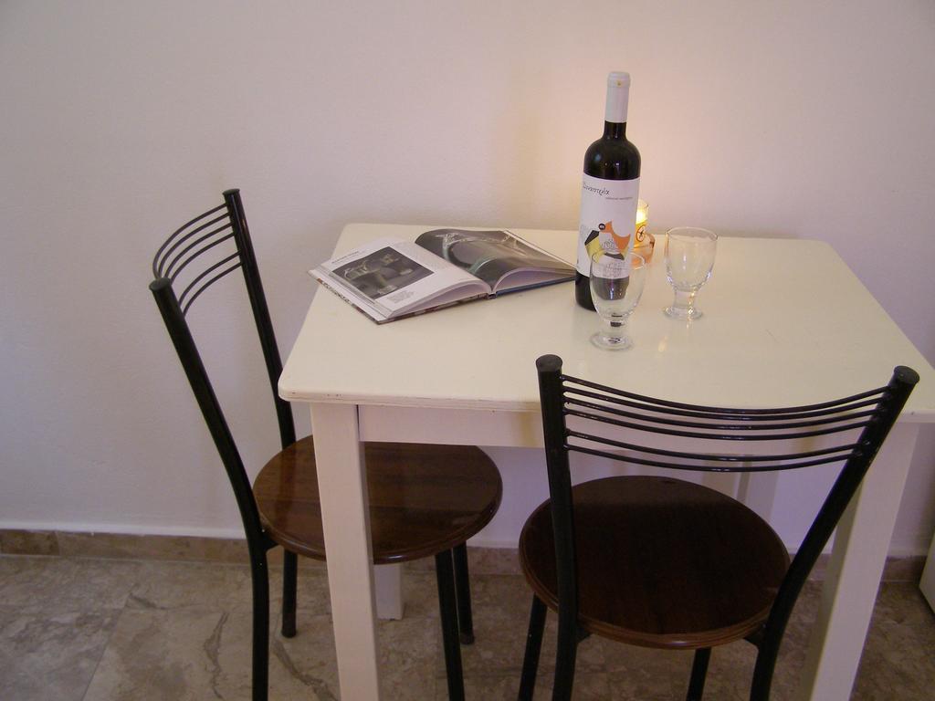 Nikis Apartments Agios Gordios  Eksteriør billede