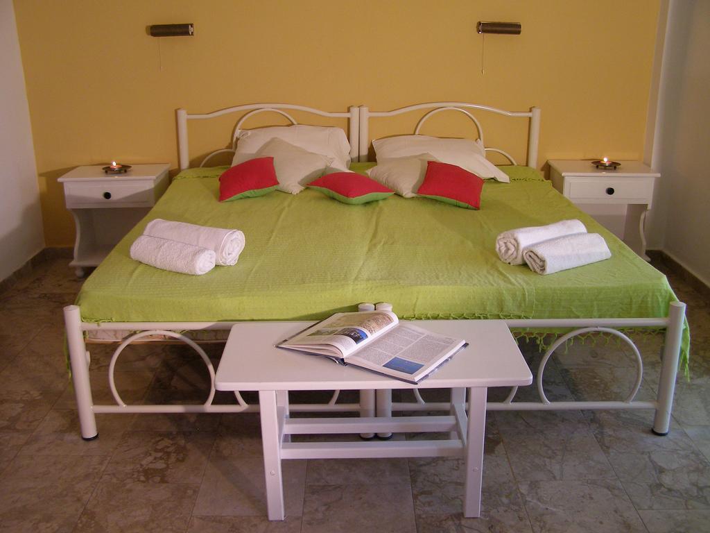 Nikis Apartments Agios Gordios  Eksteriør billede
